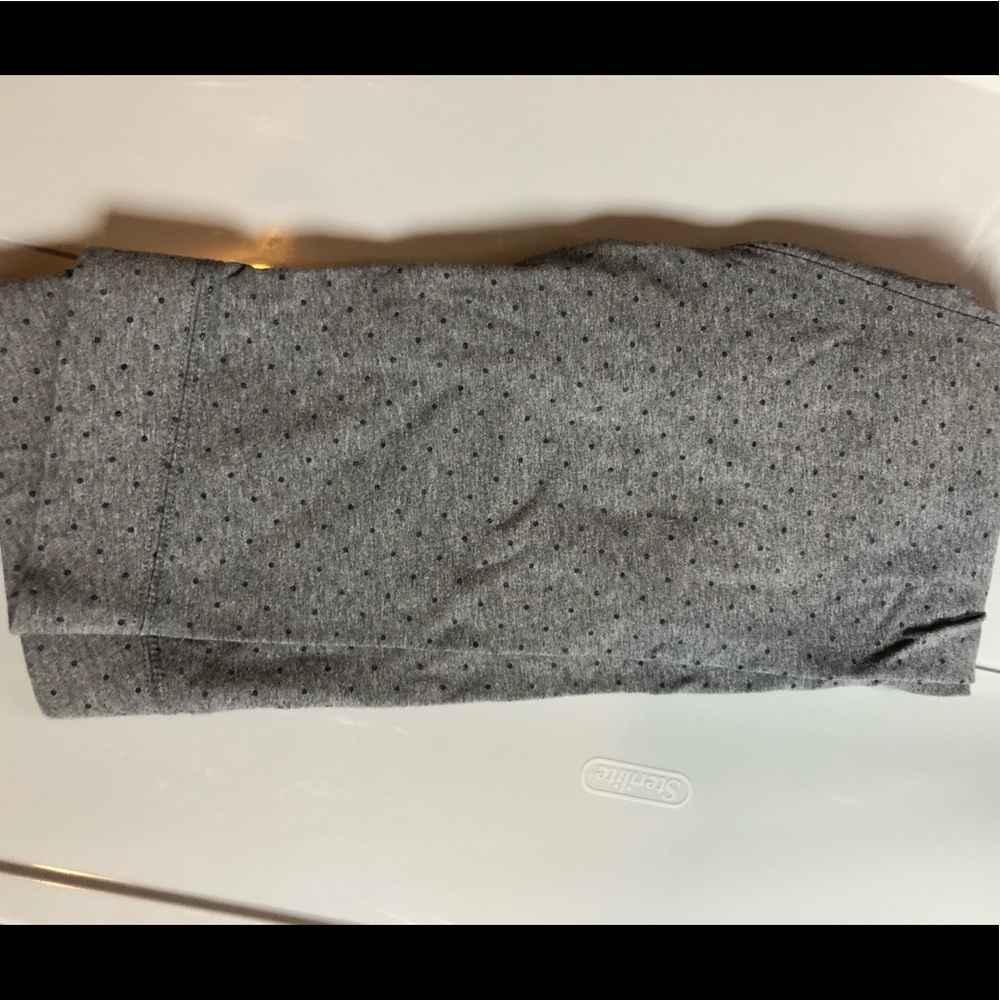 American Eagle leggings and long sleeve T-shirt